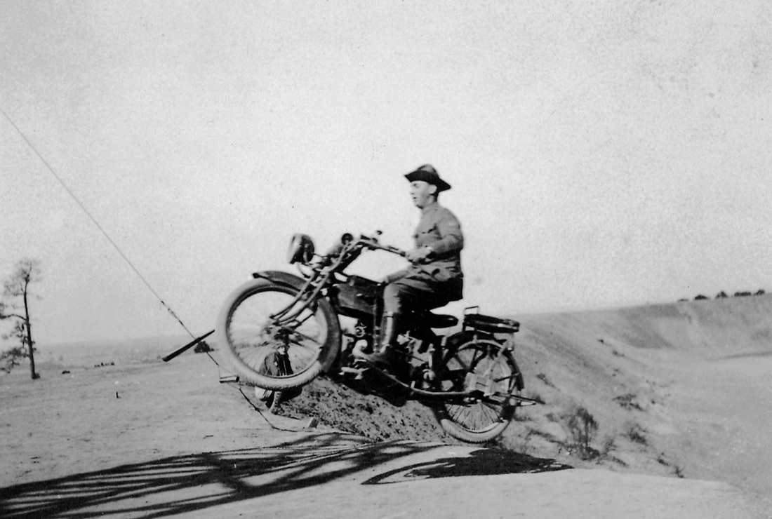 Motociclette nella Grande Guerra – la storia fotografica Motociclette nella Grande Guerra – la storia fotografica