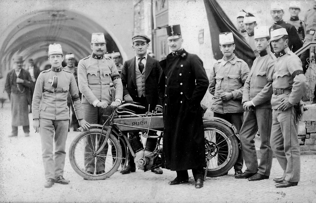 Motociclette nella Grande Guerra – la storia fotografica Motociclette nella Grande Guerra – la storia fotografica