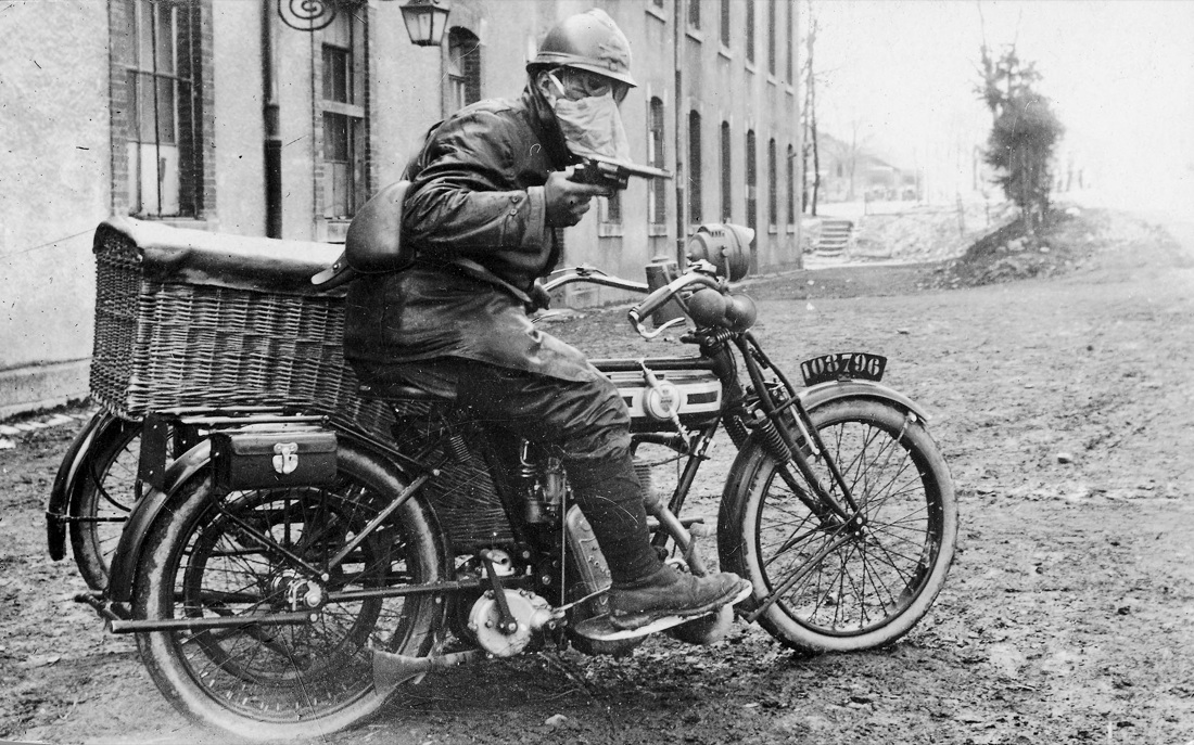 Motociclette nella Grande Guerra – la storia fotografica Motociclette nella Grande Guerra – la storia fotografica