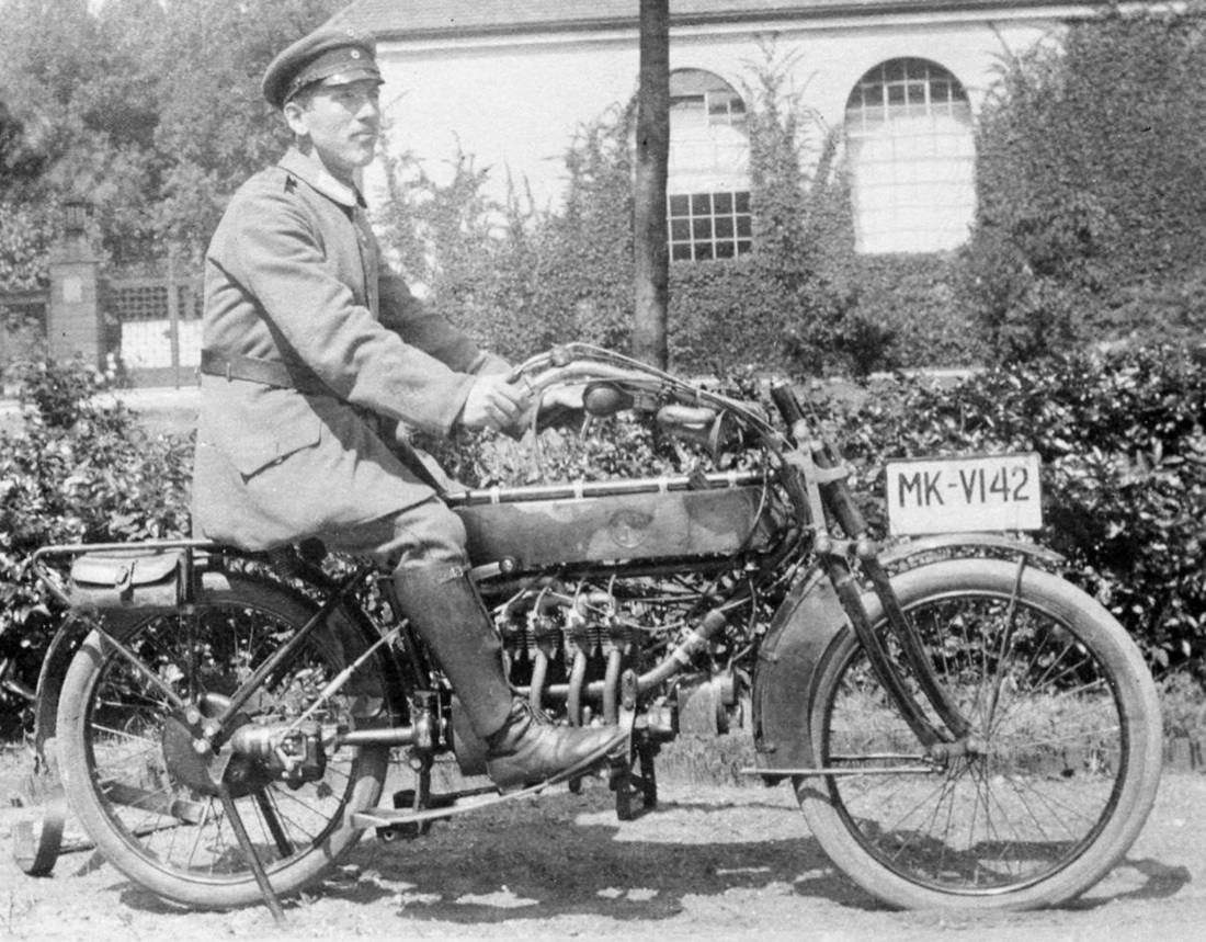 Motociclette nella Grande Guerra – la storia fotografica Motociclette nella Grande Guerra – la storia fotografica