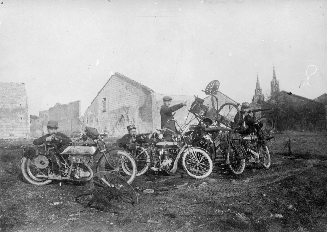 Motociclette nella Grande Guerra – la storia fotografica Motociclette nella Grande Guerra – la storia fotografica