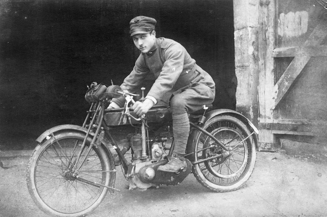 Motociclette nella Grande Guerra – la storia fotografica Motociclette nella Grande Guerra – la storia fotografica