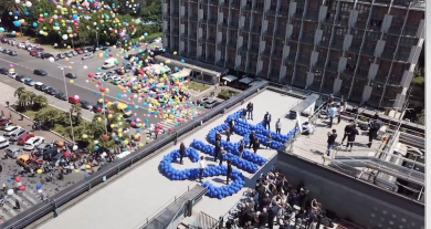 Flash Mob per il diritto d’autore. Migliaia di palloncini in cielo