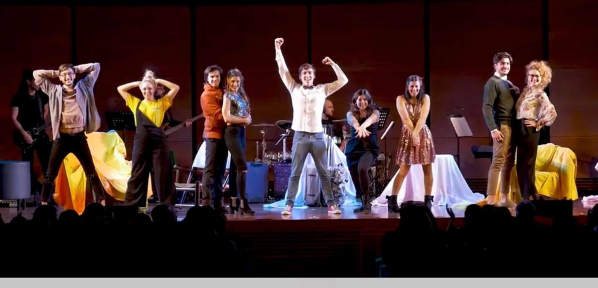 CountDown: il musical che racconta una generazione a suon di hit CountDown: il musical che racconta una generazione a suon di hit