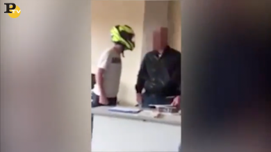 Lucca: studenti bullismo contro il professore | video