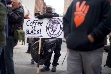 Starbucks: perché la discriminazione razziale è un problema di fatturato