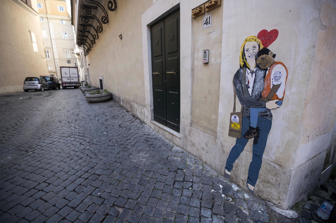 I murales politici dei Banksy italiani – FOTO I murales politici dei Banksy italiani – FOTO