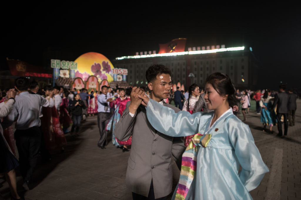 Corea del Nord: la festa del Giorno del Sole – FOTO