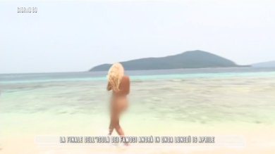 Francesca Cipriani, bagno nuda all’Isola dei Famosi | video