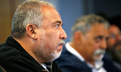 Perché Israele attacca le basi di Assad in Siria