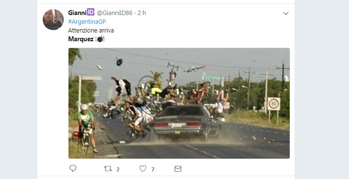 Le reazioni social allo scontro Rossi-Marquez Le reazioni social allo scontro Rossi-Marquez