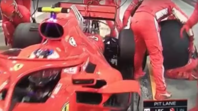 Raikkonen investe un meccanico Ferrari al cambio gomme in Bahrein | video