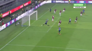 Icardi: gol sbagliato incredibile nel derby Milan-Inter | video