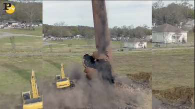 Demoliscono una torre, ma fanno un disastro | video