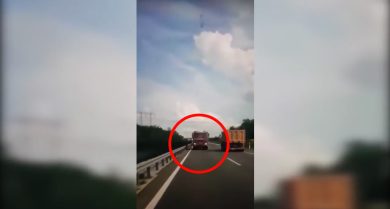 Guida guardando il cellulare e provoca un incidente; 9 morti | video dello schianto