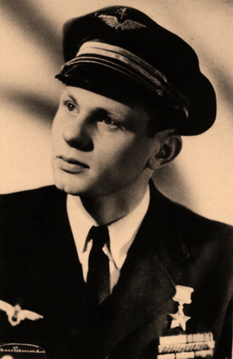 1968: la Citroen Méhari, l’auto di plastica del “maggio francese” – foto