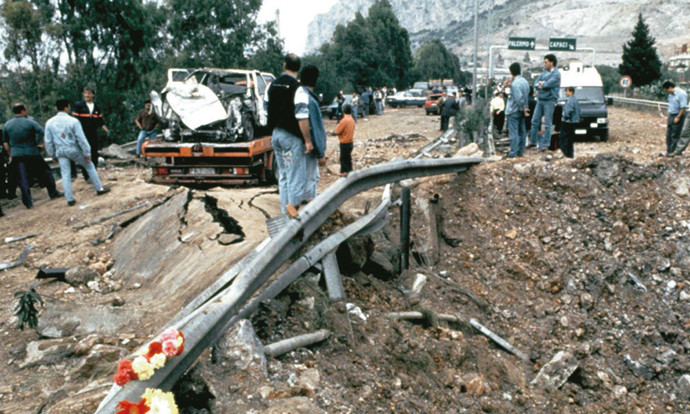 La strage di Capaci: cosa è accaduto 26 anni fa La strage di Capaci: cosa è accaduto 26 anni fa