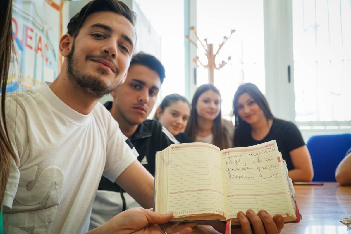 Galleria foto 'La storia degli studenti che hanno salvato la vita alla professoressa' - foto 2