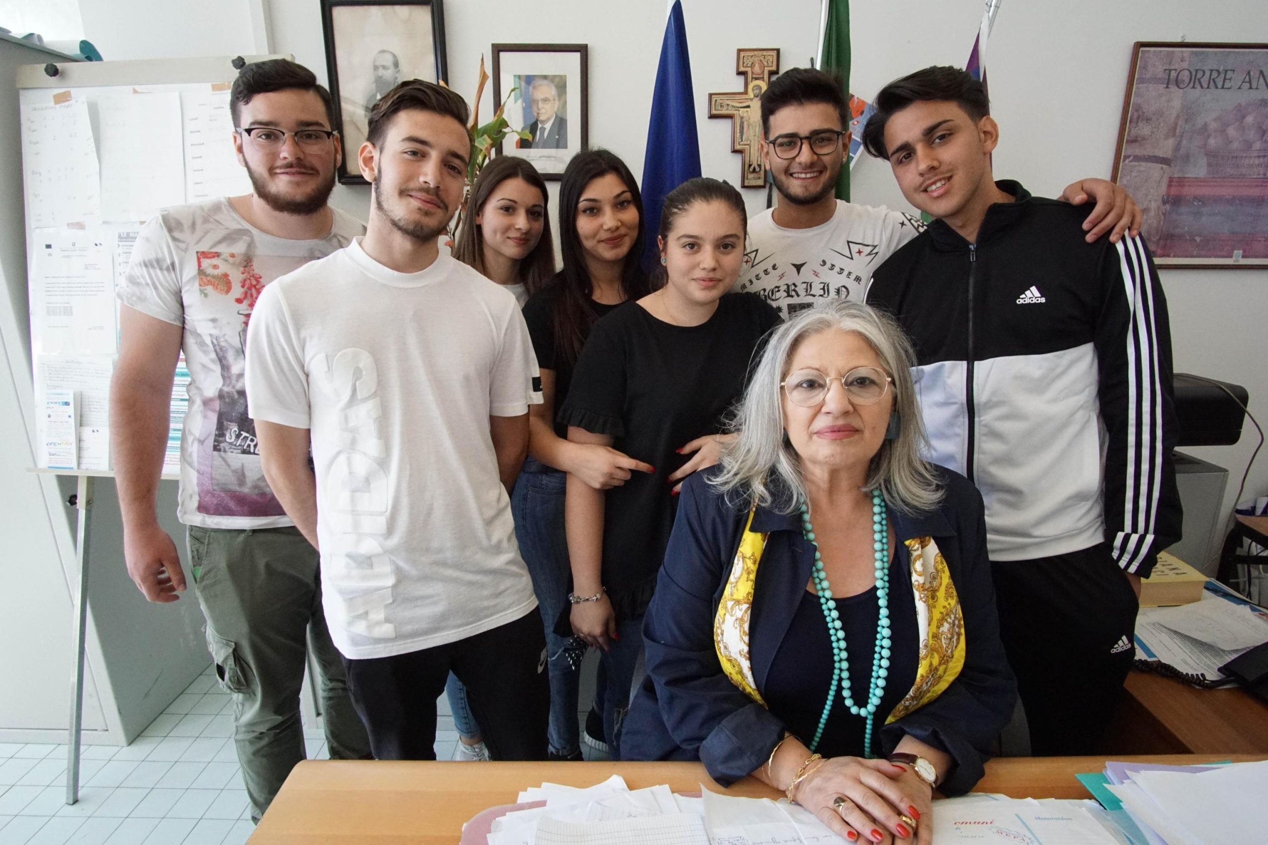 La storia degli studenti che hanno salvato la vita alla professoressa