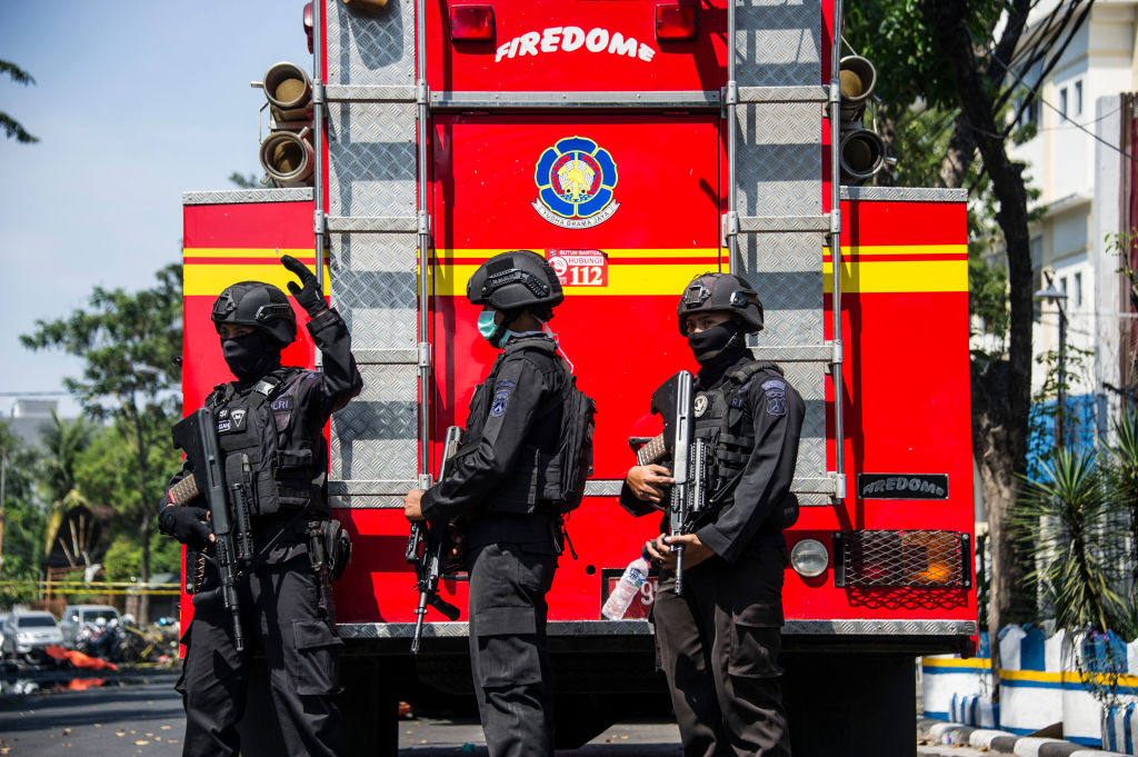 Isis: chi sono gli attentatori kamikaze in Indonesia