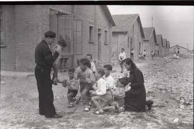 “Nomadelfia” e don Zeno Saltini: storia di una comunità di fratellanza – foto