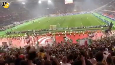 Tifosi della Juventus cantano il coro: “abbiamo un sogno nel cuore. Napoli usa il sapone…” | video