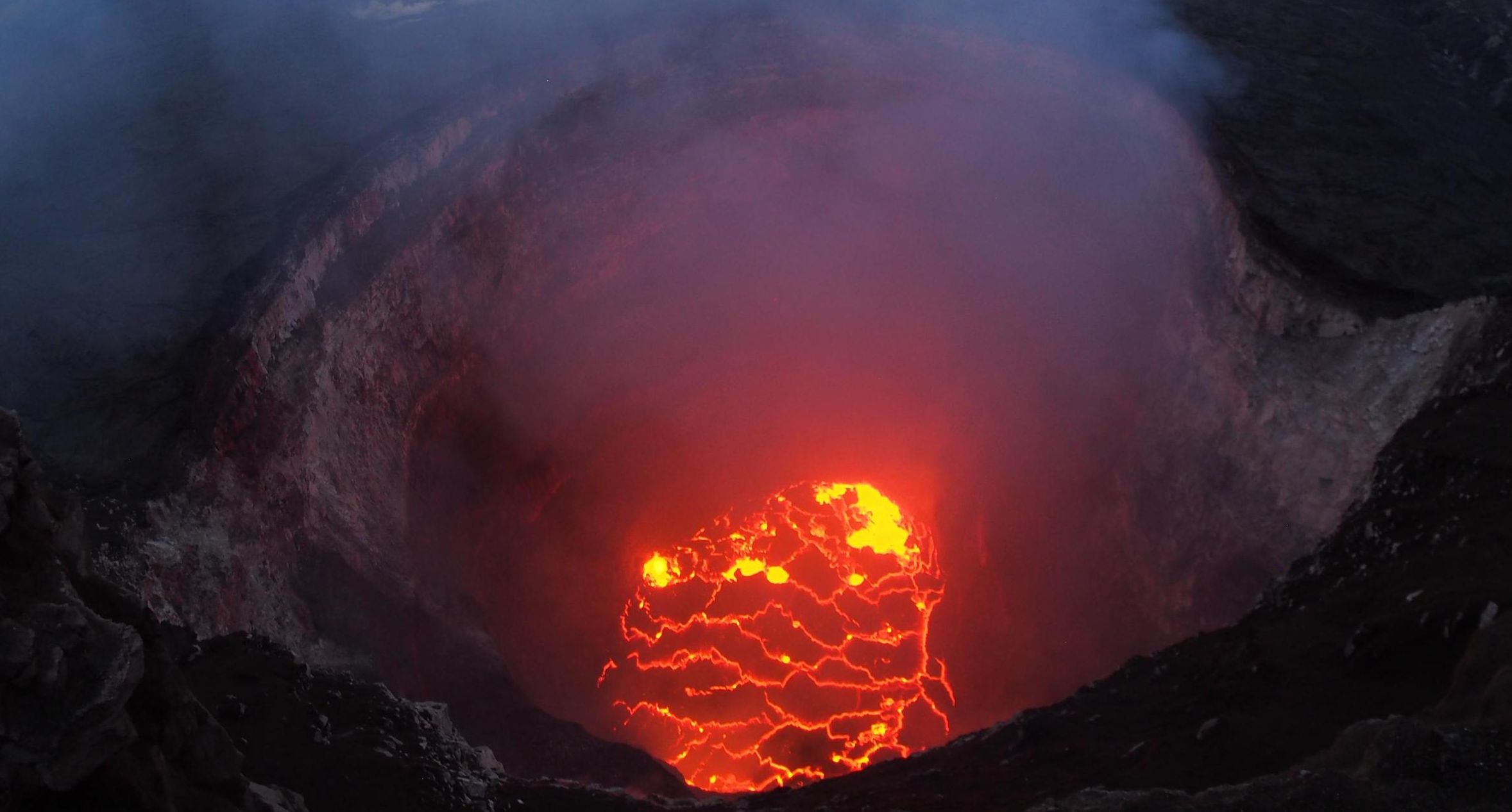 L’allarme degli scienziati: “Il vulcano Kilauea sta per esplodere”
