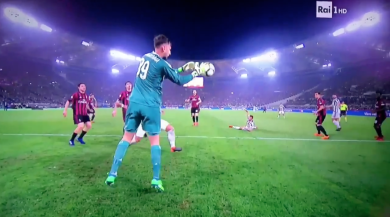 Donnarumma, papera in Juventus-Milan 4-0 finale Coppa Italia | video