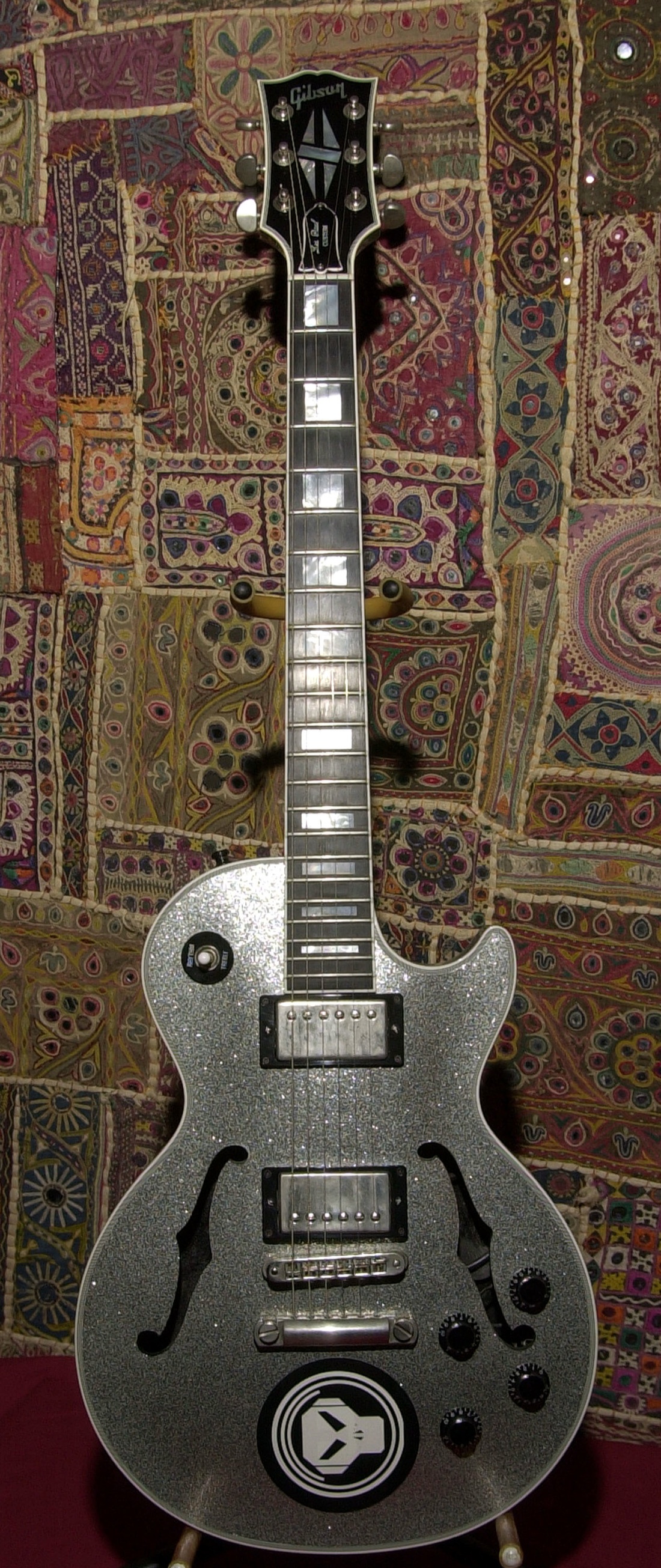 La Gibson: storia e foto di un mito della chitarra elettrica dal 1902