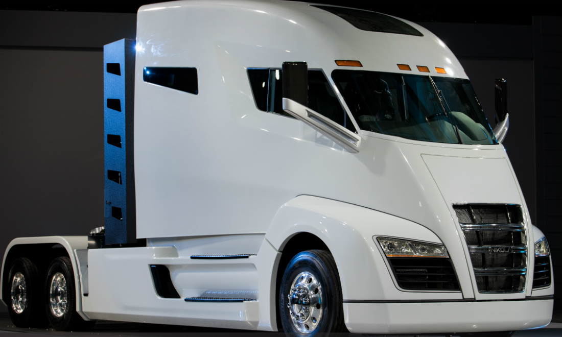 Tesla, ancora guai per Elon Musk: in arrivo una causa legale miliardaria