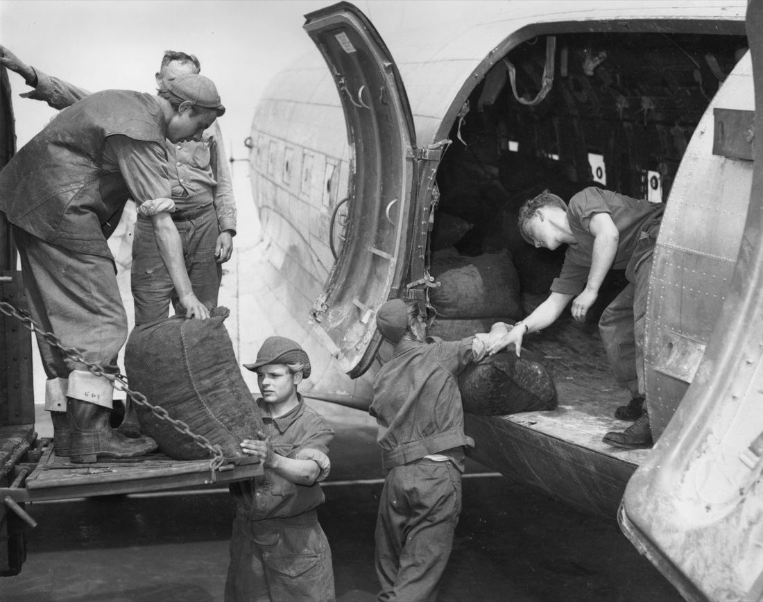 1948, 70 anni fa il ponte aereo di Berlino: storia e foto