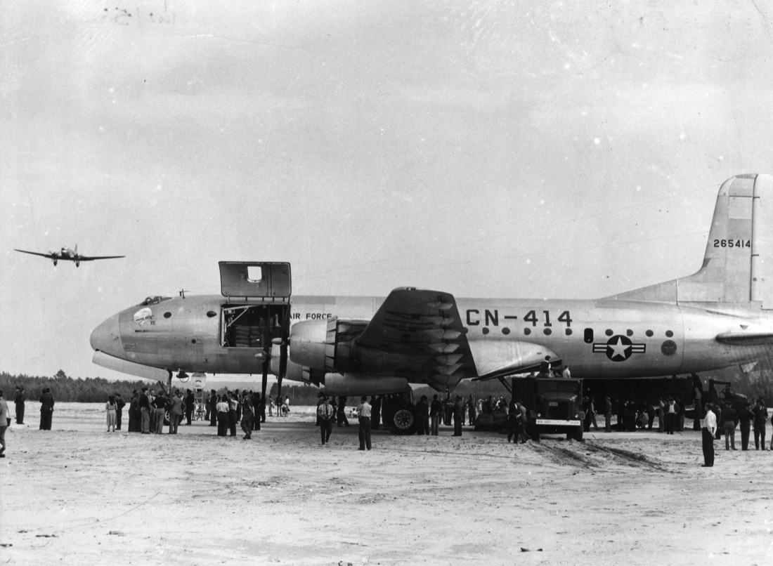 1948, 70 anni fa il ponte aereo di Berlino: storia e foto