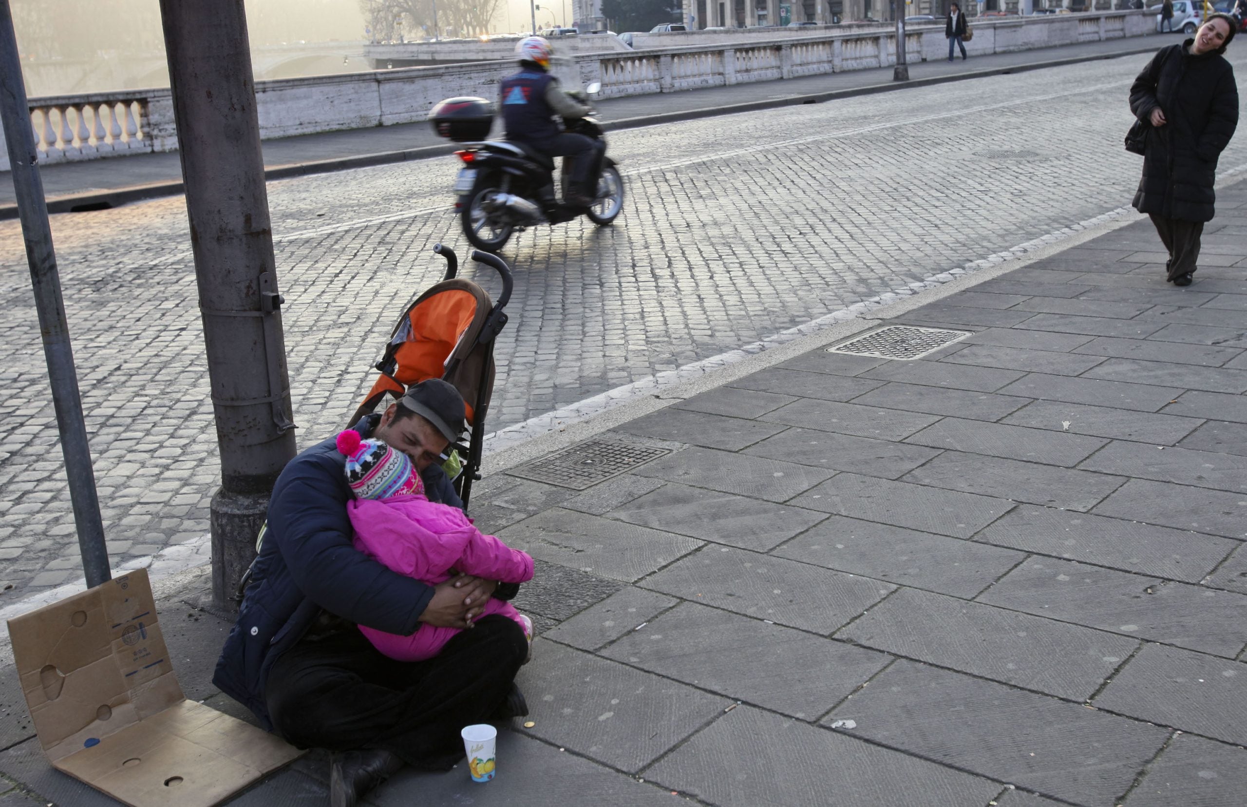 Poveri, quanti sono e cosa bisogna fare per loro