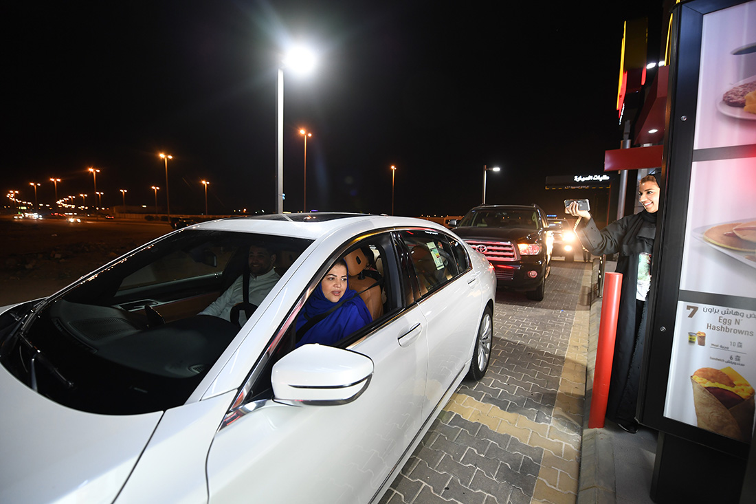Arabia Saudita: le foto più belle delle donne al volante Arabia Saudita: le foto più belle delle donne al volante