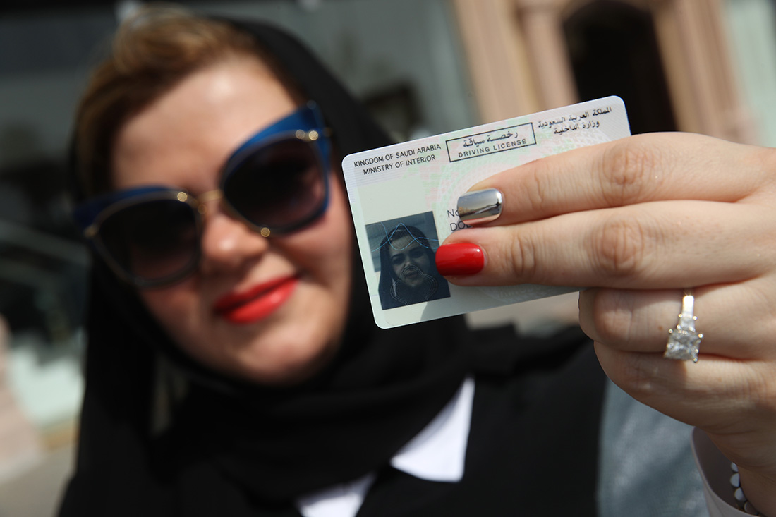 Arabia Saudita: le foto più belle delle donne al volante Arabia Saudita: le foto più belle delle donne al volante