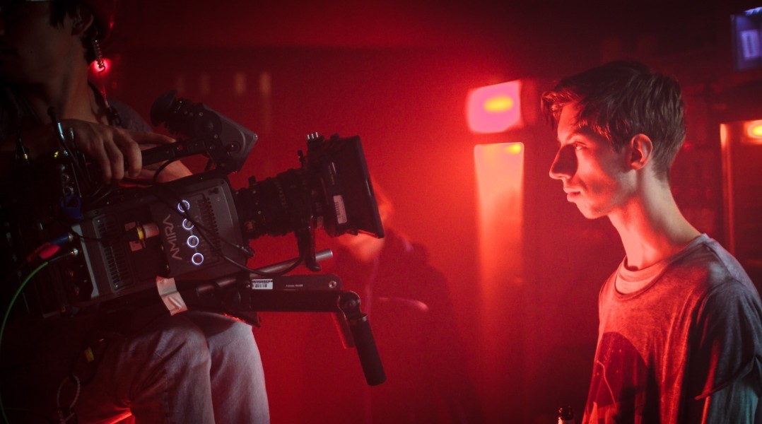 Noi siamo la marea. E il tempo si ferma – La recensione Noi siamo la marea. E il tempo si ferma – La recensione