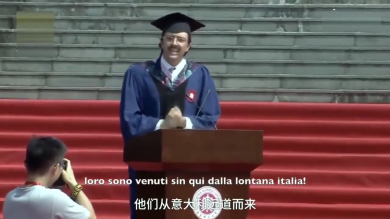 Il discorso di Carlo Dragonetti, lo studente italiano nuovo idolo in Cina | video