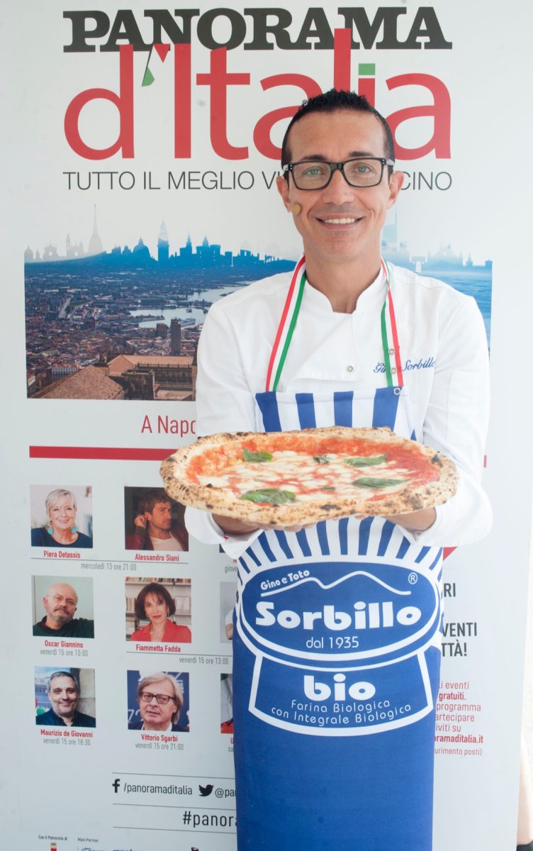 Napoli: la doppia pizza di Gino Sorbillo