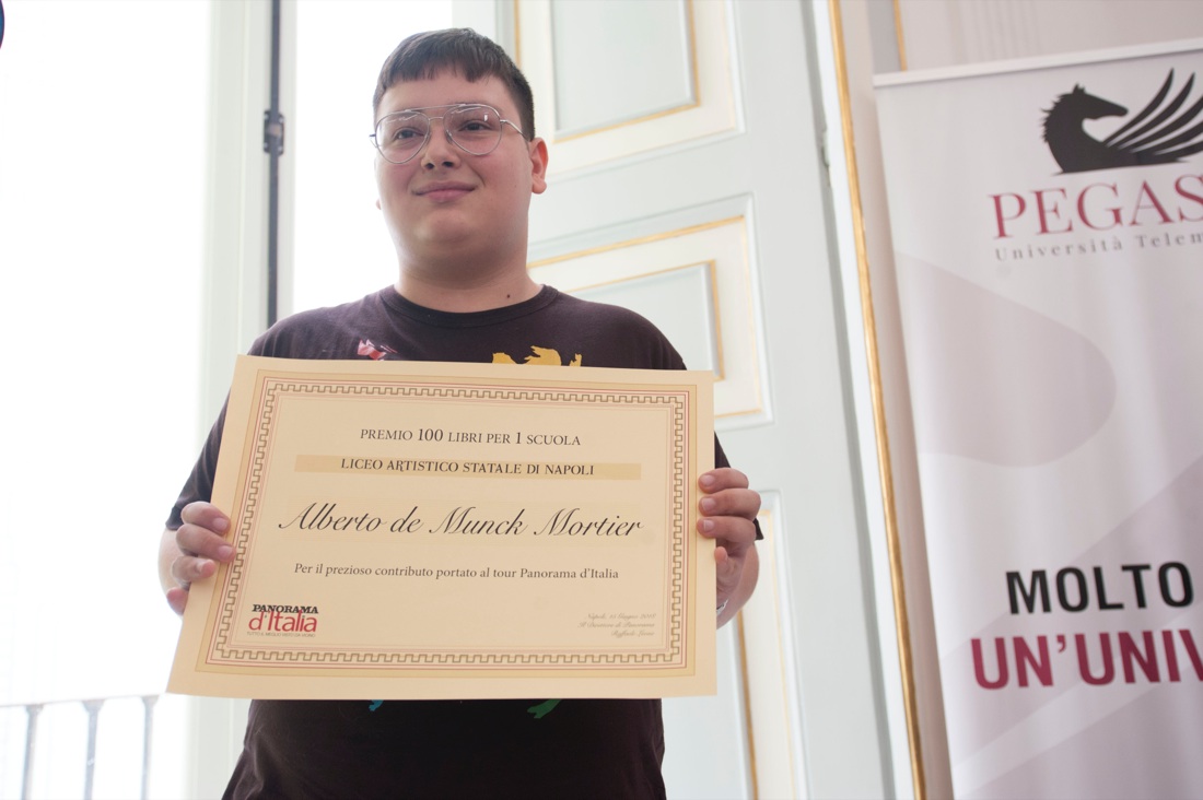 Napoli, 200 libri per due scuole