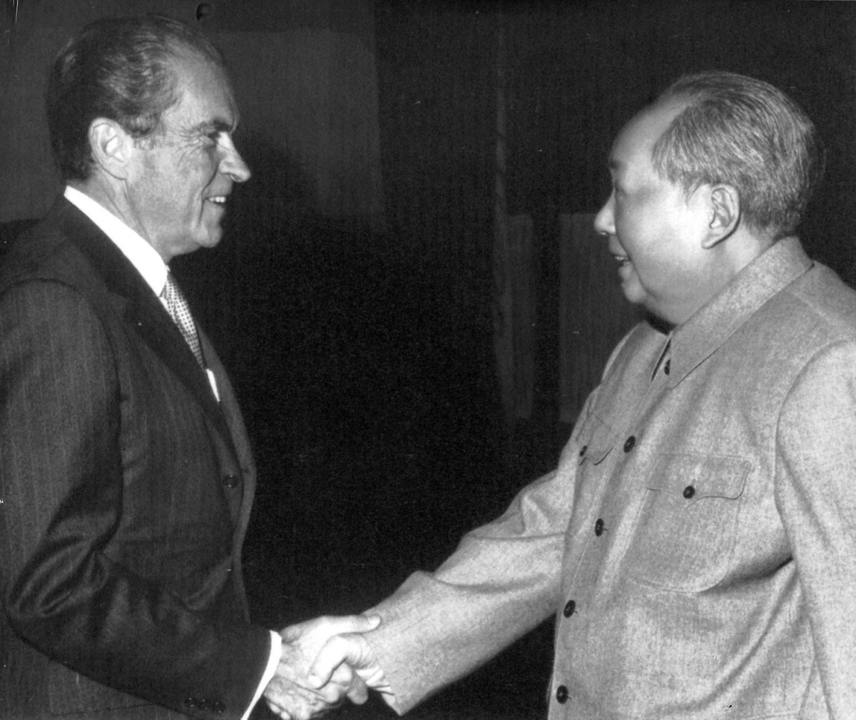 Galleria foto 'Prima di Trump e Kim Jong-Un: le strette di mano che hanno fatto la storia' - foto 9