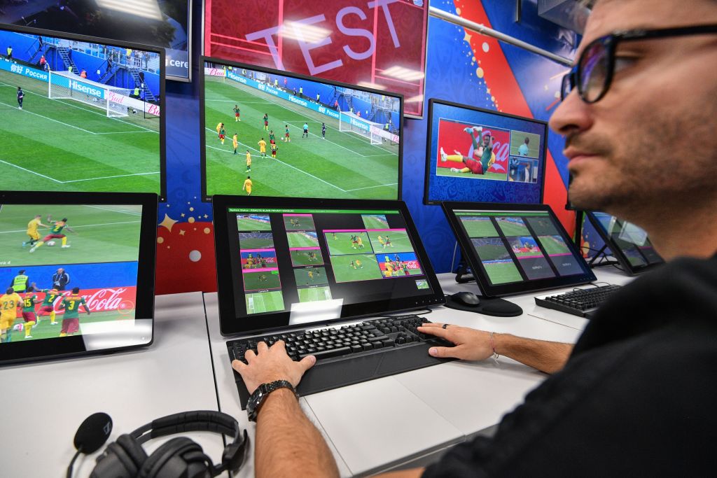 Mondiali Russia 2018: ecco come funziona il Var (e cosa è cambiato) Mondiali Russia 2018: ecco come funziona il Var (e cosa è cambiato)
