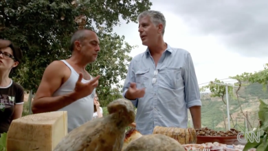 Morto Anthony Bourdain, suicidio. Il video in Sicilia