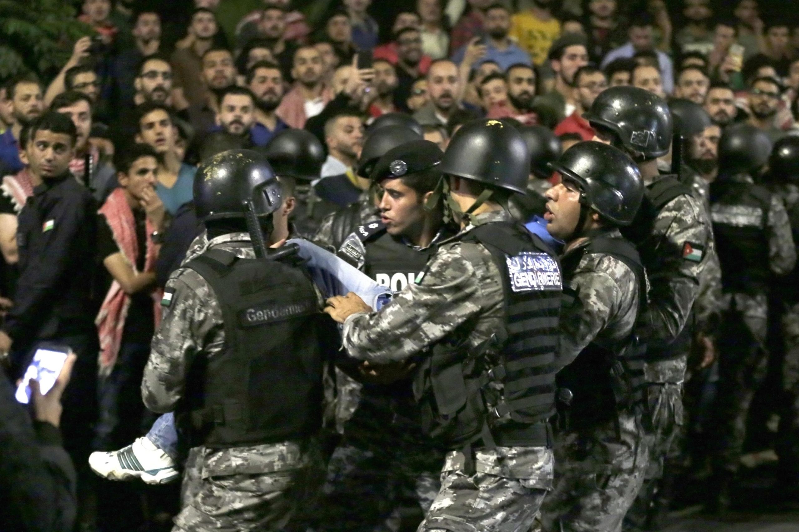 Proteste in Giordania, ecco che cosa sta succedendo