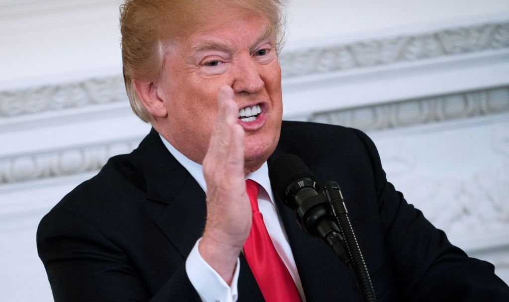 Russiagate: Trump si autoassolve per evitare l’impeachment Russiagate: Trump si autoassolve per evitare l’impeachment