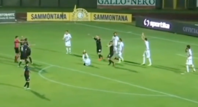 Siena-Reggiana, rigore contestato al 98 minuto dei playoff | video