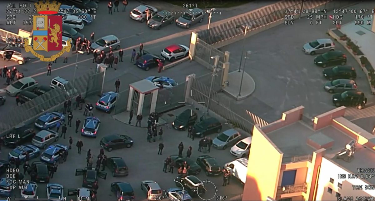 Galleria foto 'Blitz contro la rete che nasconde Matteo Messina Denaro: il punto sulle indagini' - foto 4