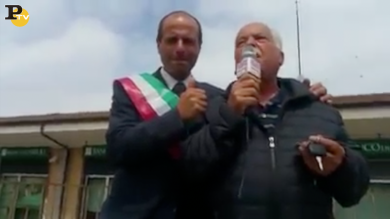 Il comizio di Errigo Fortunello, il vero “Cetto Laqualunque” | video