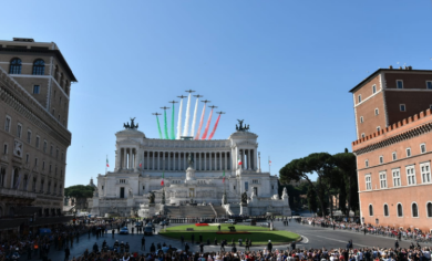 2 Giugno: le Frecce Tricolori sui cieli di Roma | video