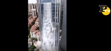 Cascata grattacielo | video