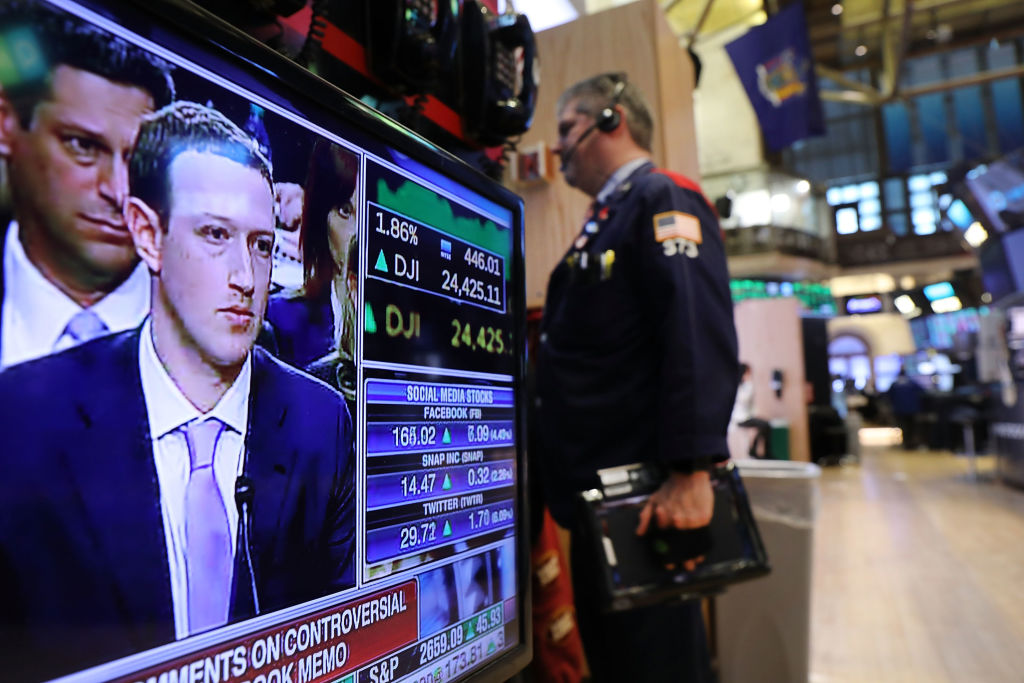 Il crollo di Facebook in Borsa? Colpa degli utenti Il crollo di Facebook in Borsa? Colpa degli utenti